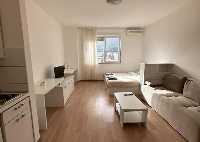 Studio Apartment L