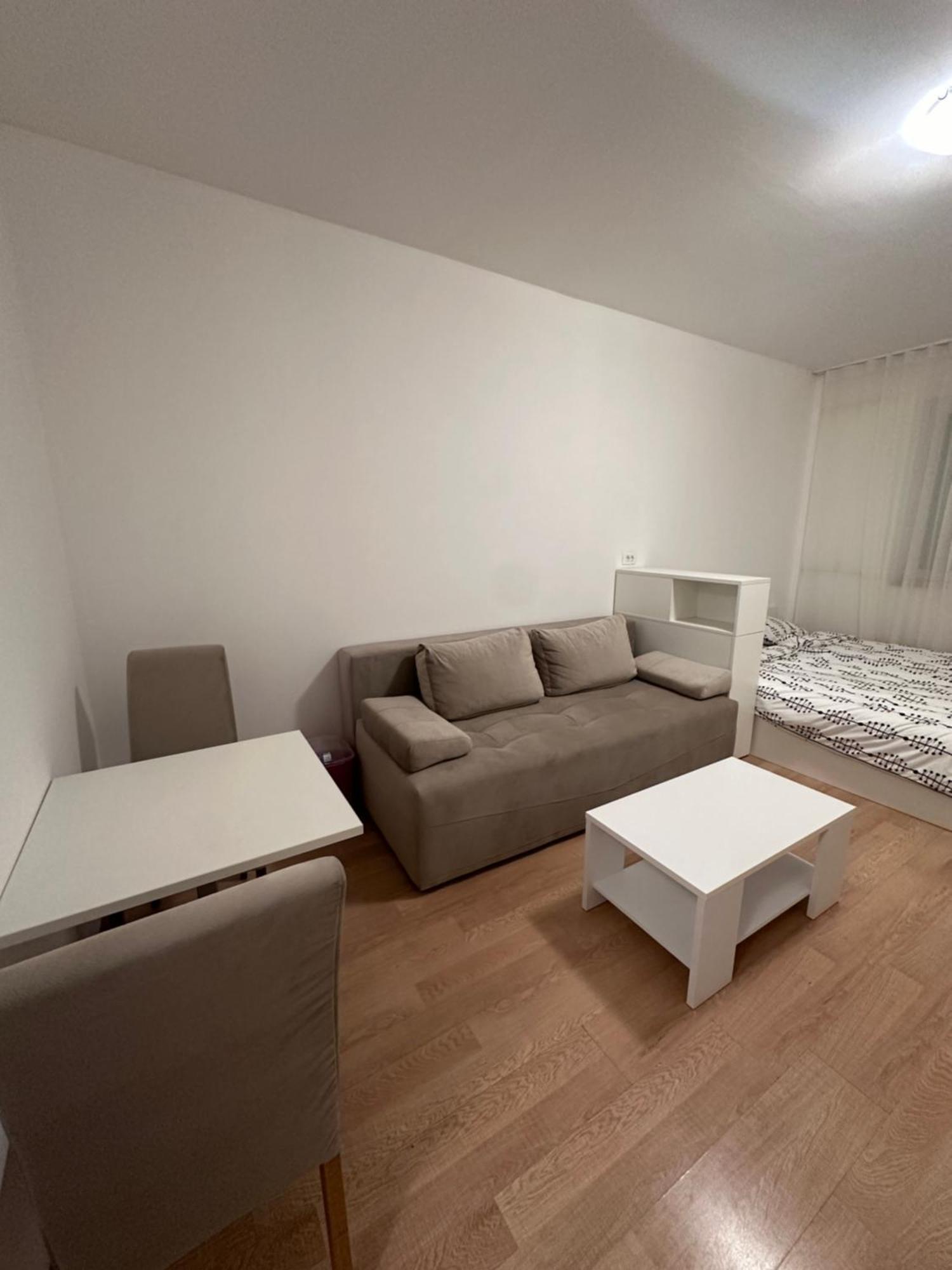 L Apartman